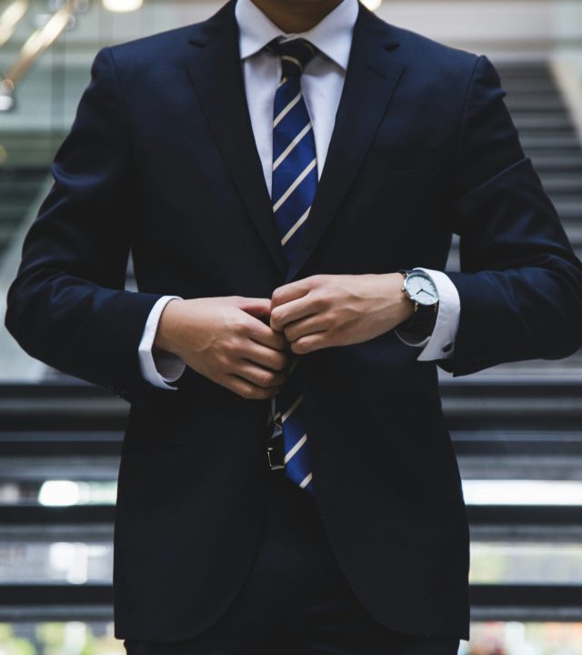 hunters-race-MYbhN8KaaEc-unsplash